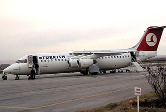 İstanbul-Abu Dhabi uçağı Dubai'ye zorunlu iniş yaptı