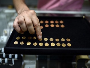 Çeyrek altın 176 lira oldu