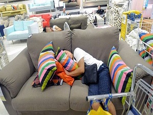 Müşterilere 'uyku' yasağı