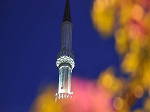 Ezanı değiştirerek okuyan imama ceza