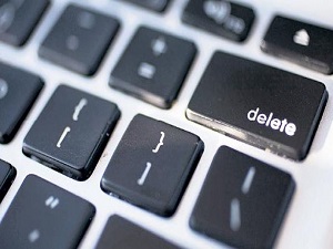 Delete gidiyor sil geliyor