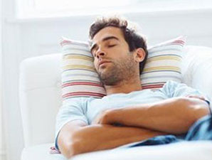 Kalitesiz uyku; geçmeyen yorgunluğa ve kiloya neden olabilir