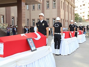 Şehitler için tören düzenlendi