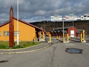 ‘Yasal boşluktan’ bisikletle geçtiler