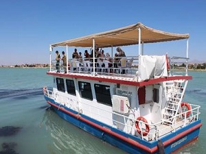 Beyşehir'de başarılı Kur'an kursu öğrencilerine tekne turu ödülü