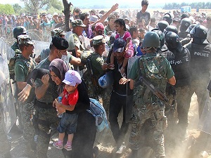 Göçmen krizine 'güçlü yanıt' çağrısı