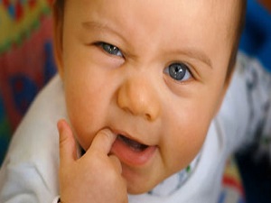 Bebekleri sancılı diş döneminde havuçla rahatlatın!