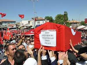 Şehit polis Ersoy'un cenazesi toğrağa verildi