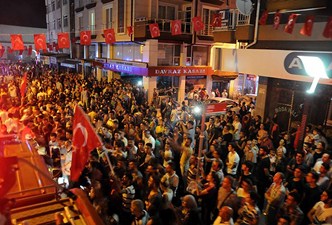 Teröre tepki sürüyor