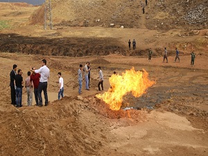 Su kuyusundan doğalgaz çıktı