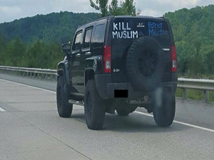 İslam düşmanlıklarını böyle haykırıyorlar