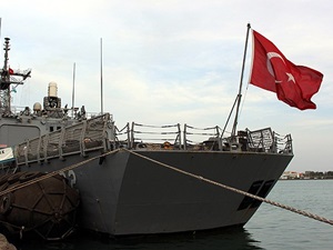 TCG Gemlik firkateyni Cibuti'de