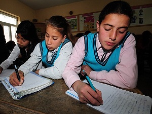 'Kız çocukları okulu hiç bırakmasın' projesi