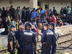 Avusturya sınırdan sığınmacı girişini önleyecek