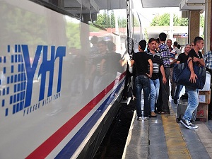 YHT seferlerinde bayram bereketi