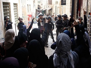 İsrail askerleri Mescid-i Aksa'dan çekildi