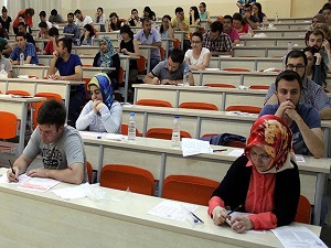 MEB'den aday öğretmenlere farklı illerde sınav hakkı