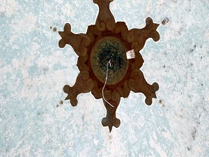 600 yıllık caminin kubbesi çöktü