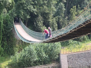 Bu köprüden geçmek yürek ister