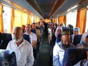 Filistinli hacı adayları Suudi Arabistan yolunda