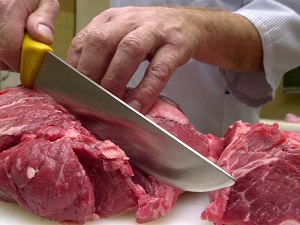 Çiğ kalan etler besin zehirlenmesine neden olabilir