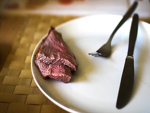 Çiğ et ve yeşillikteki parazit anne karnındaki bebeği tehdit ediyor