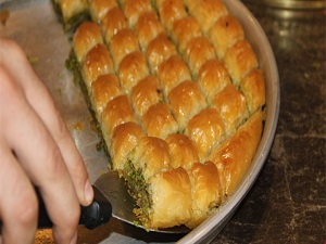 Bayram öncesi baklava mesaisi