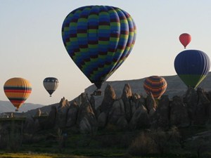 Kapadokya tatilcilerin akınına uğradı