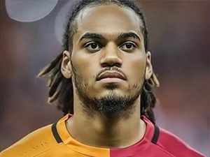 GS'li futbolcu Kurban’da taraftarın gönlünü fethetti