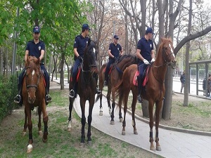 AVM'lere atlı güvenlikler geliyor