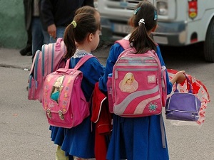 Okul dönemi omurga sağlığını etkiliyor