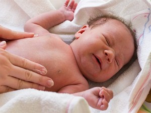 Emzirmeyle üç çocuktan biri kurtarılıyor