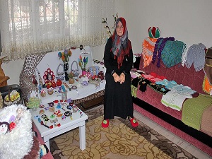 Plastik ürünleri hediyelik eşyaya dönüştürüyor