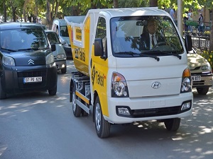 Çöp toplayan taksi