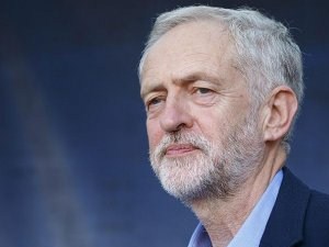 İngiltere'de ana muhalefet liderinden kraliyete tavır