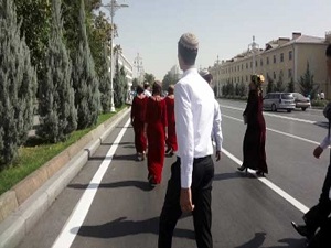 Türkmenistan'ı bir ayda 8 bin 735 kişi terk etti