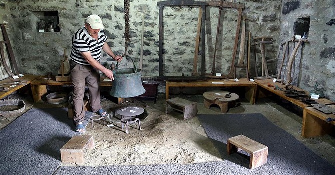 Trabzon'daki asırlık taş ev müze oldu