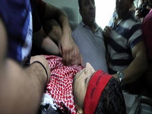 İsrail askerlerinin vurduğu Filistinli genç defnedildi