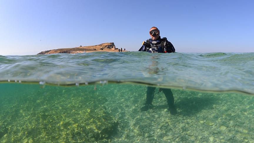 Van Gölü'nde 'barış yürüyüşü'