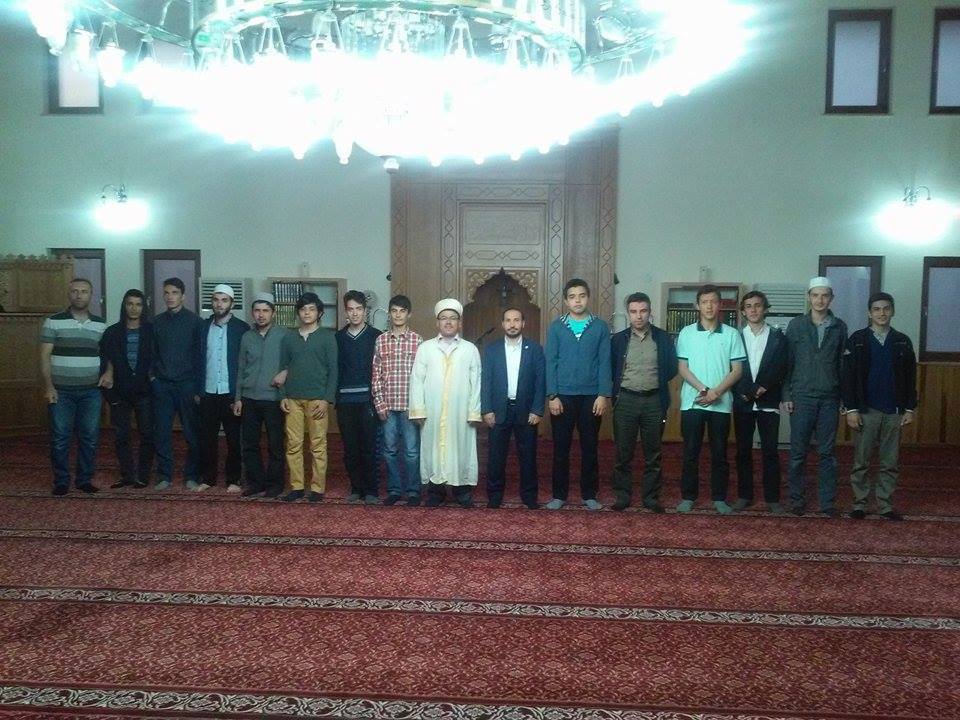 Amaç camileri dolduracak nesiller yetiştirmektir