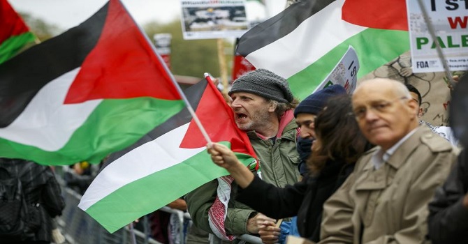 İsrail Londra'da protesto edildi