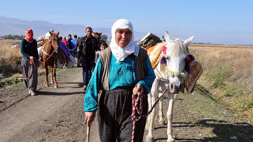 Doğu Anadolu bölgesindeki göçerlerin zorlu eve dönüş yolculuğu başladı