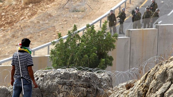 İsrail polisi Doğu Kudüs'e seyyar duvar ördü