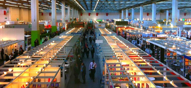 Dünyanın en büyük kitap fuarında Risale-i Nur'u tanıttılar