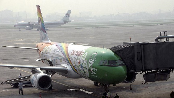 Uçakta doğum yapan kadına tazminat davası