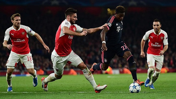 Arsenal gruptaki ilk galibiyetini aldı