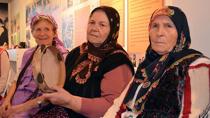 Balkan kültürü 80 yaşındaki ninelerin sesiyle yaşatılacak