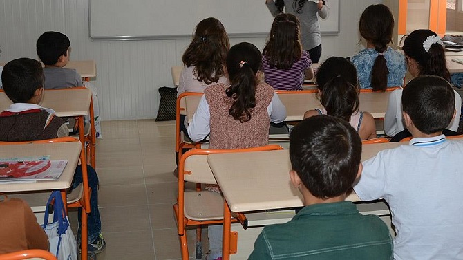 'İlkokullara kadrolu din öğretmeni' dönemi