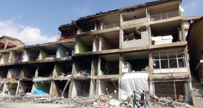 Şemdinli esnafı yaralarını sarmaya çalışıyor