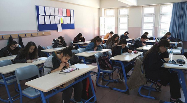 İlk kez elektronik değerlendirme sınavı yapıldı